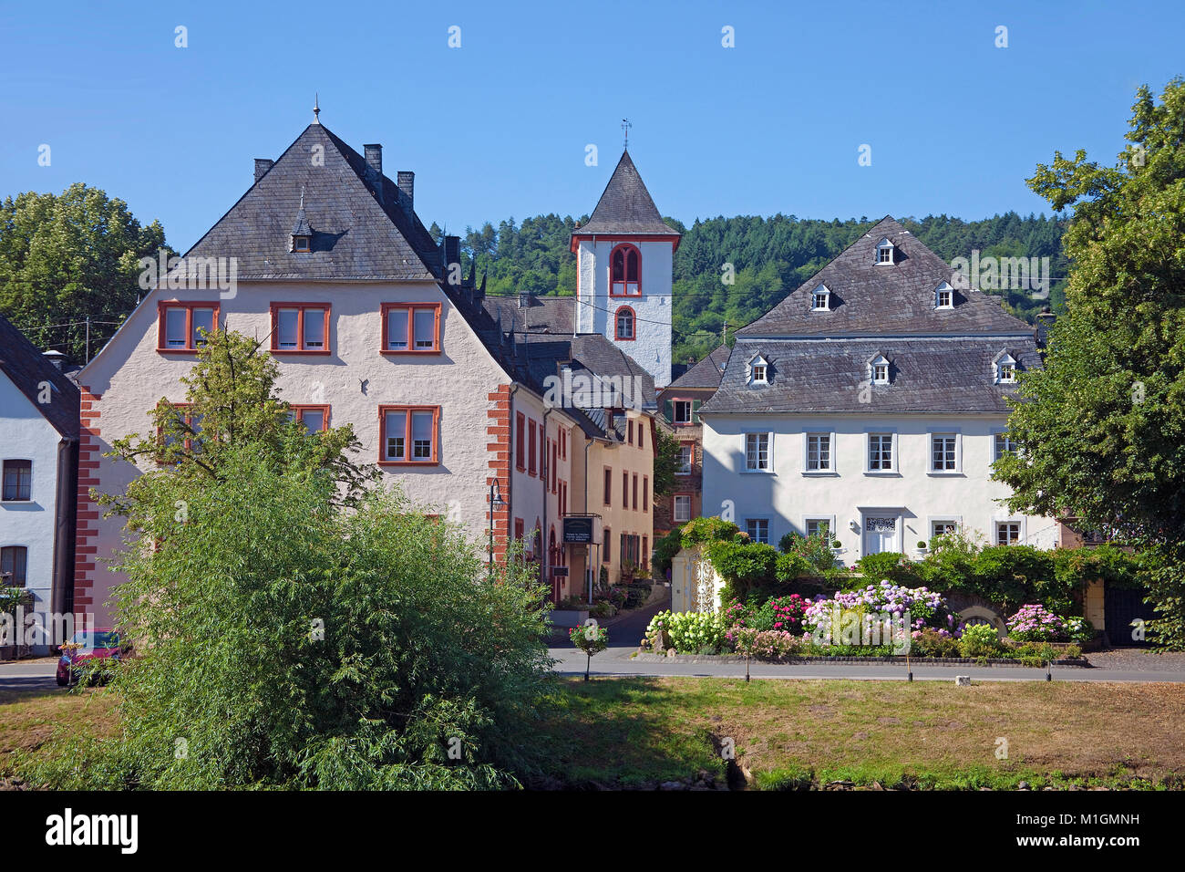 Tipiche Case di Moselle al villaggio del vino Wehlen, Mosella, Renania-Palatinato, Germania, Europa Foto Stock