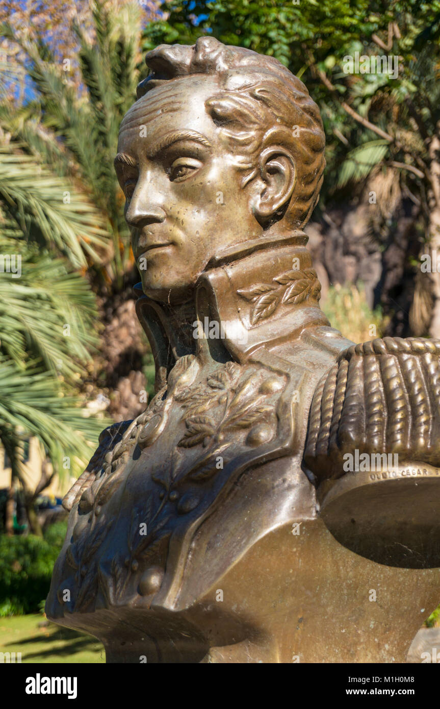 Madeira Portogallo statua o busto di Simon Bolivar " il liberatore' in Camara de Lobos madeira per commemorare la città gemella di Camara de Lobos in venezuela Foto Stock