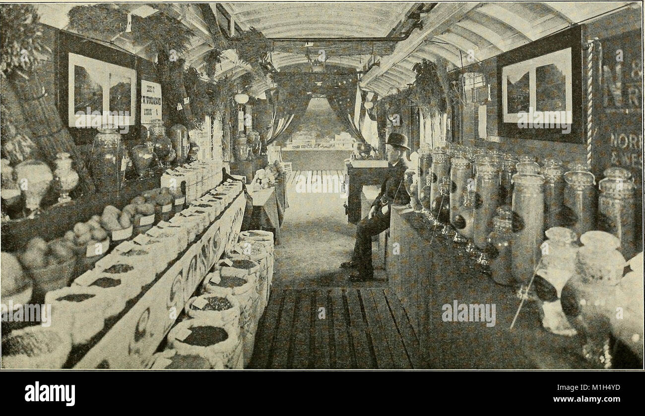 Un libro a mano della Virginia (1911) (14779087112) Foto Stock