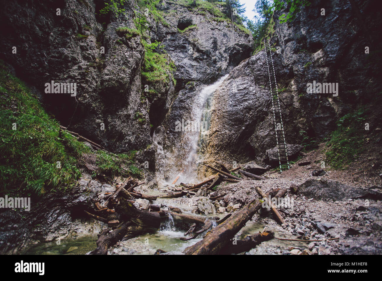 La cascata più grande nel Paradiso Slovacco. La Slovacchia in estate Foto Stock