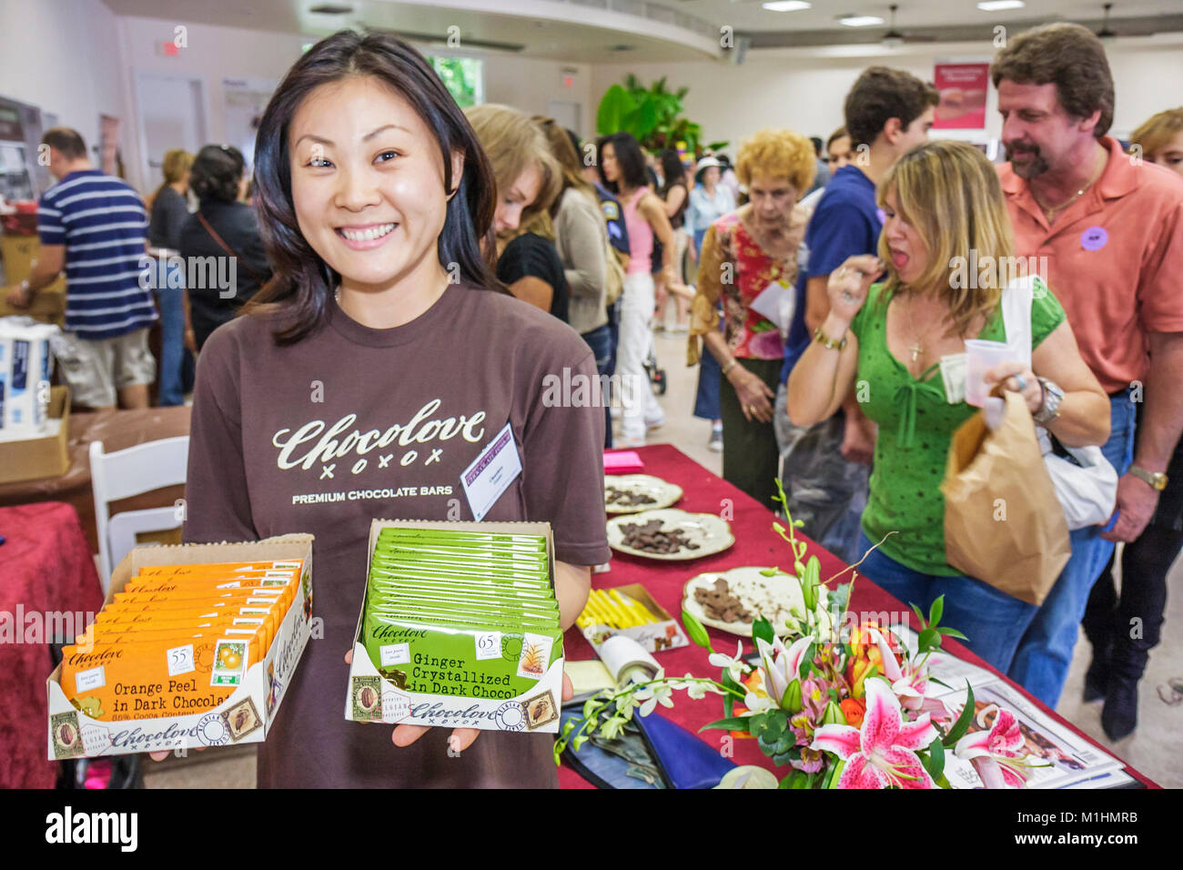 Miami Florida,Coral Gables,Fairchild Tropical Botanic Garden,piante,flora,collezione,International Chocolate Festival,festival fair,fiera,donna asiatica Foto Stock