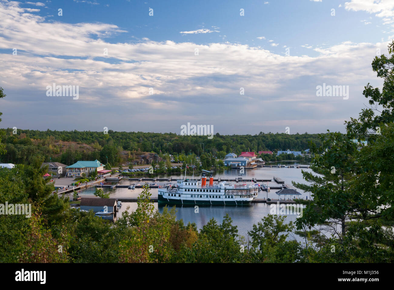 Il Wenonah II Ormeggiata al pontile di Muskoka in Gravenhurst, Muskoka, Ontario, Canada. Foto Stock