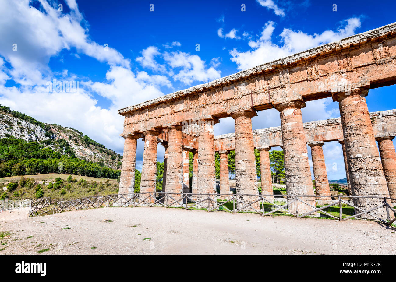 Segesta, Italia. Antico tempio greco di Saegesta, dorico Architettura in Sicilia, Magna Grecia. Foto Stock