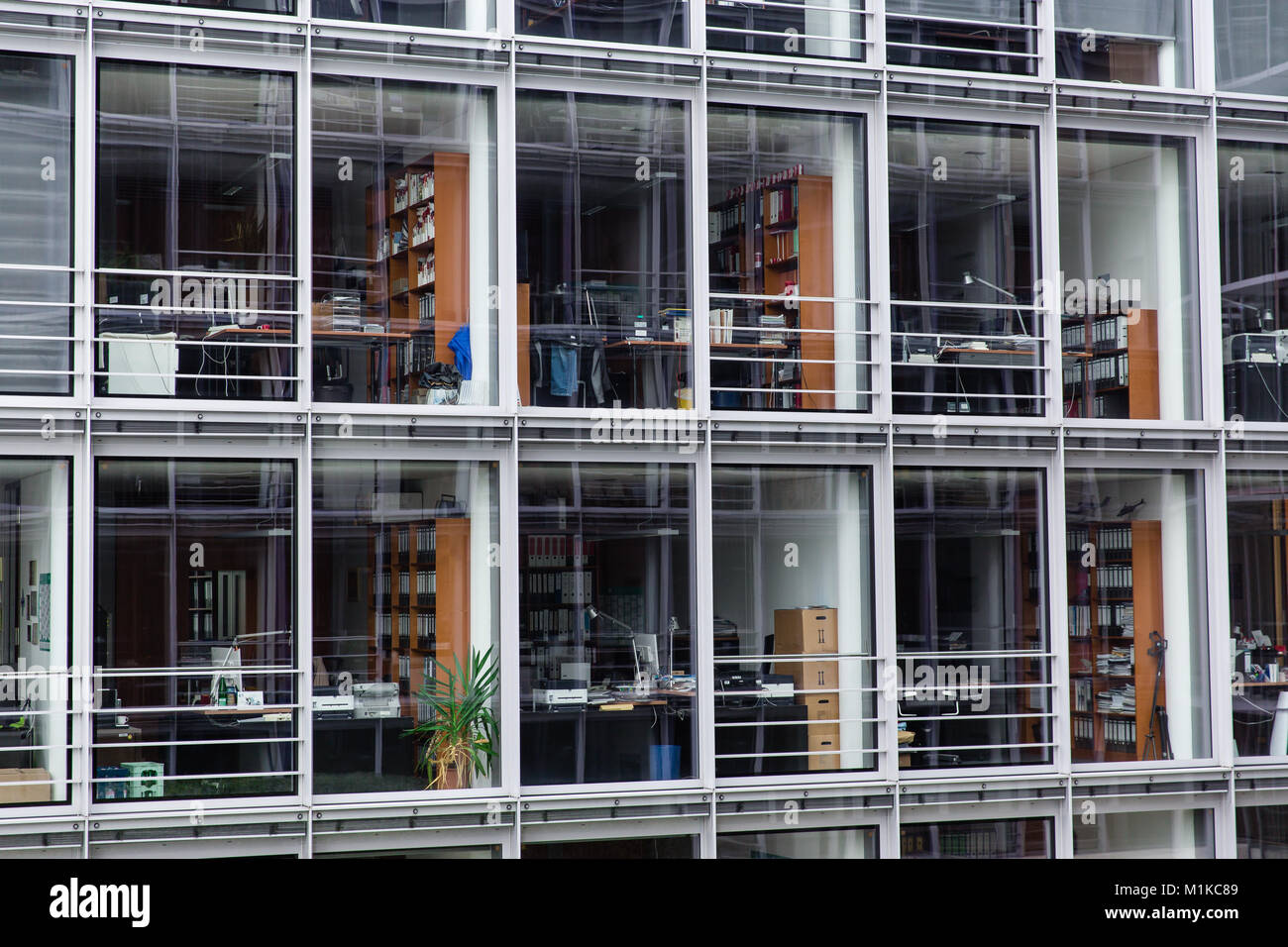 Uffici moderni all'Paul-Löbe-House Stato governo ufficio nel distretto governativo di Berlino, Germania. Foto Stock