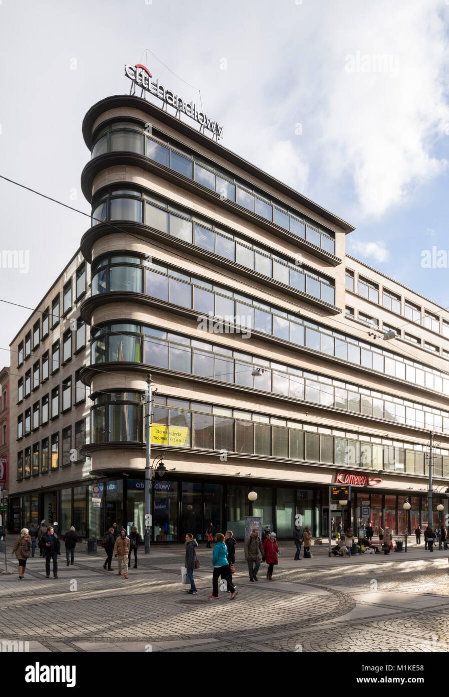 Wroclaw Breslavia, Kaufhaus Petersdorff heute KAMELOT, 1927-29 von Erich Mendelssohn, Ansicht von Nordwesten Foto Stock