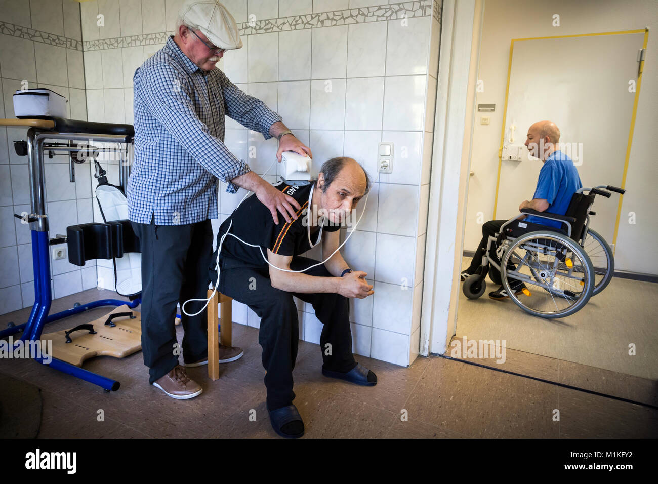 Nel reparto di cura del senior in prigione Hövelhof i prigionieri sono accuditi dietro le sbarre. Foto Stock