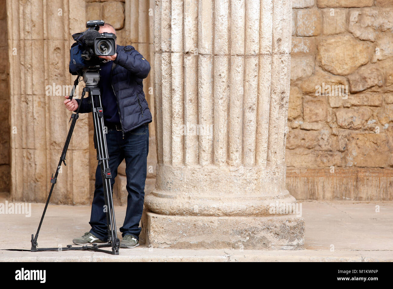 Il set 'Il Tempio di Gerusalemme", nato per il film il giovane Messia (2015), e progettato da Francesco Frigeri, gia' scenografo ne "La passione di Cristo" di Mel Gibson il set " Tempio di Gerusalemme", costruito per il film il giovane Messia (2015) e progettata da Francesco Frigeri, scenografo del film "La Passione" di Mel Gibson Roma 31/01/2018. Visita ai set degli studios cinematografici di Cinecitta'. Roma, 31 gennaio 2018. Visita sul set di Cinecitta' Studios. Foto di Samantha Zucchi Insidefoto Foto Stock