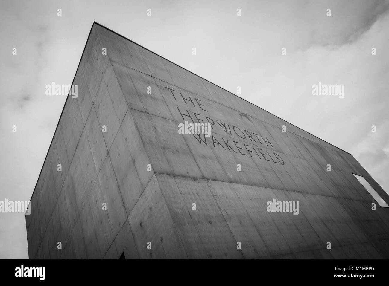 La galleria d'arte Hepworth Wakefield, Yorkshire, Inghilterra: Architettura moderna audace e vivace centro culturale sul fiume Calder: Phillip Roberts Foto Stock