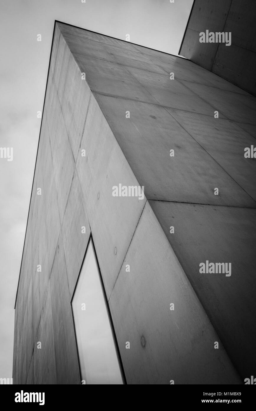 La galleria d'arte Hepworth Wakefield, Yorkshire, Inghilterra: Architettura moderna audace e vivace centro culturale sul fiume Calder: Phillip Roberts Foto Stock