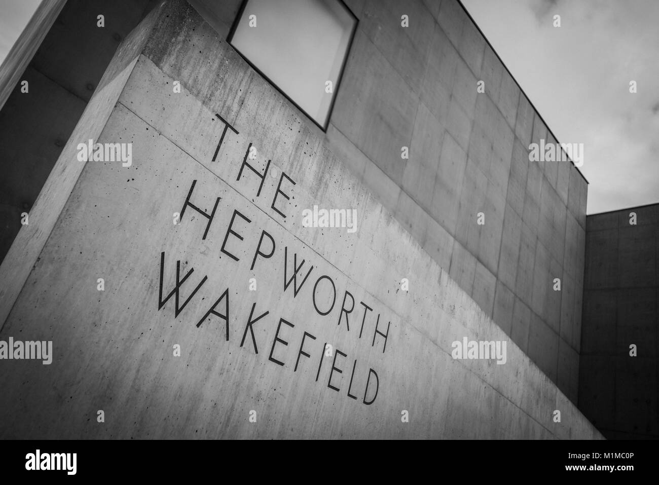 Bianco e nero immagini astratte dell'esterno del Museo Hepworth, Wakefield, Yorkshire PHILLIP ROBERTS Foto Stock