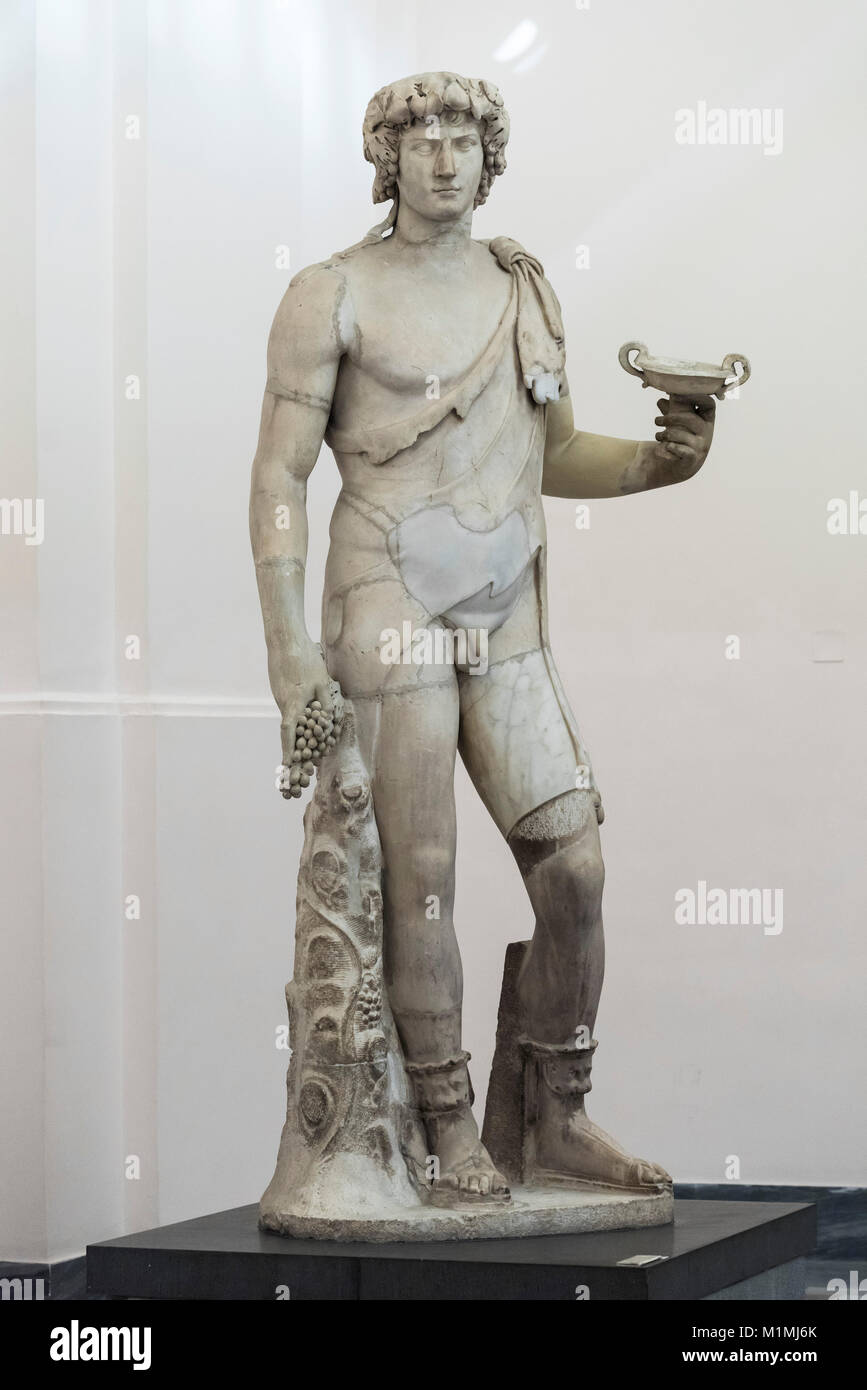 Napoli. L'Italia. Antinous-Bacchus, scultura romana, II secolo D.C. Museo Archeologico Nazionale di Napoli. Museo Archeologico Nazionale di Napoli. In Foto Stock