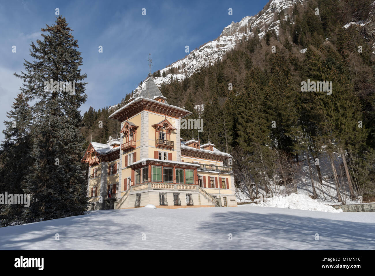 Villa Margherita nel XIX secolo, oggi gli uffici di Gressoney Town Hall, Valle d'Aosta, Italia Foto Stock