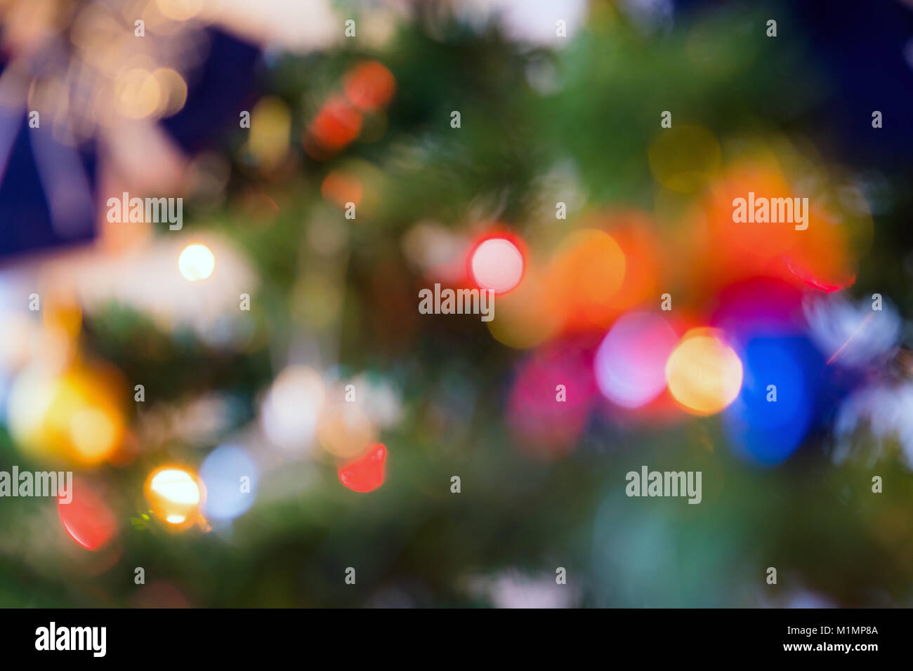 Astrazione di Decorazione per albero di Natale con sfocate luci sfocati Foto Stock