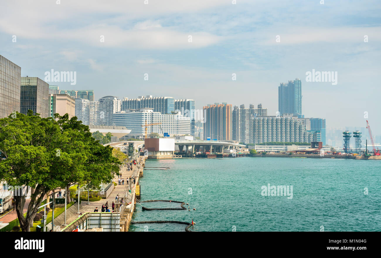 Vista lungo il Tsim Sha Tsui Promenade di Hong Kong Foto Stock