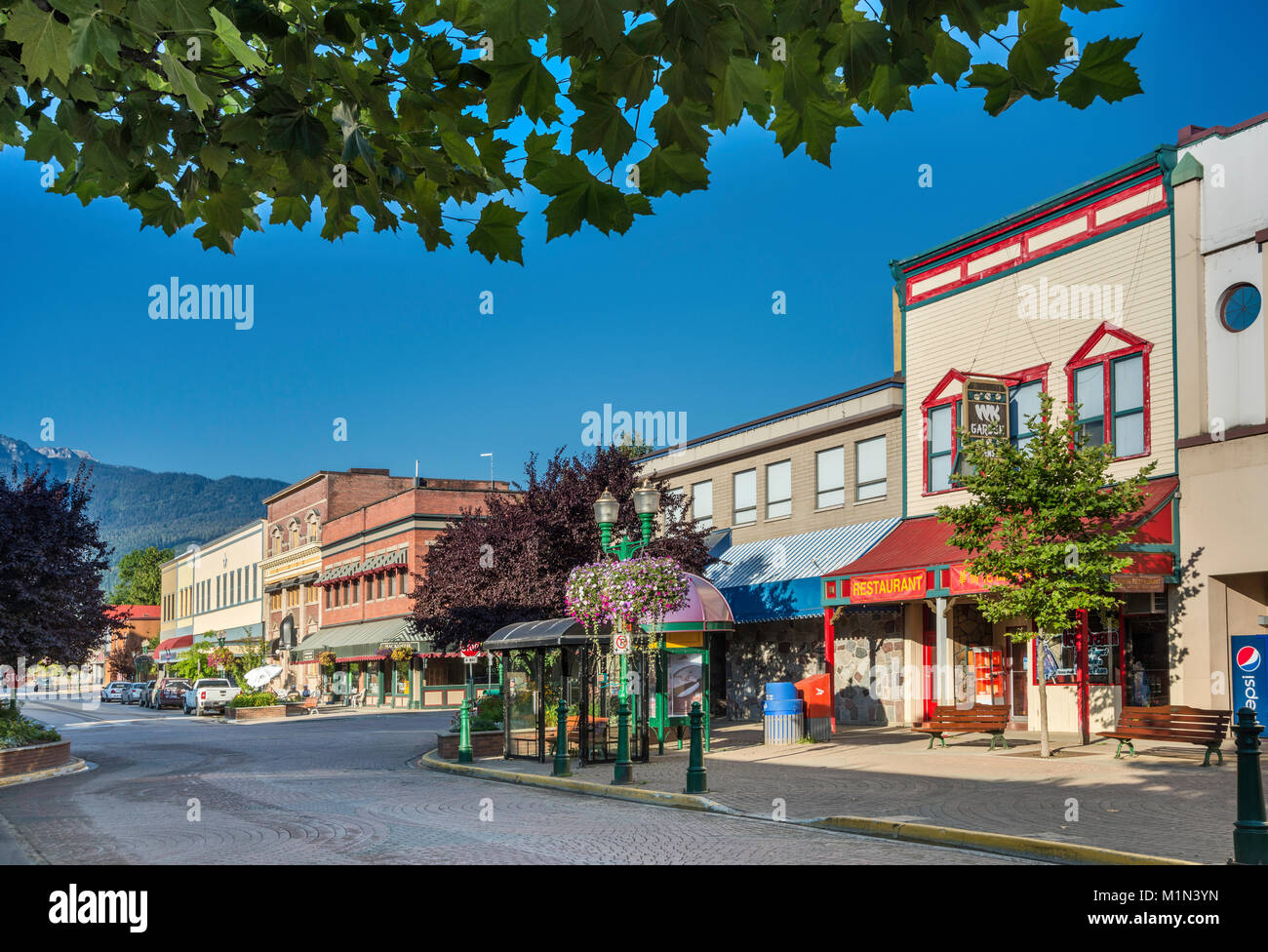 Edifici storici Grizzly Plaza, Mackenzie Avenue, Revelstoke, British Columbia, Canada Foto Stock