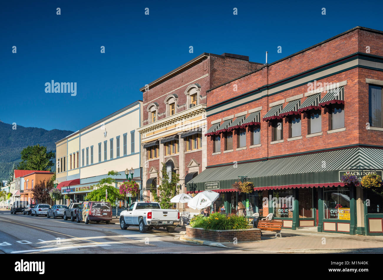Edifici storici Grizzly Plaza, Mackenzie Avenue, Revelstoke, British Columbia, Canada Foto Stock