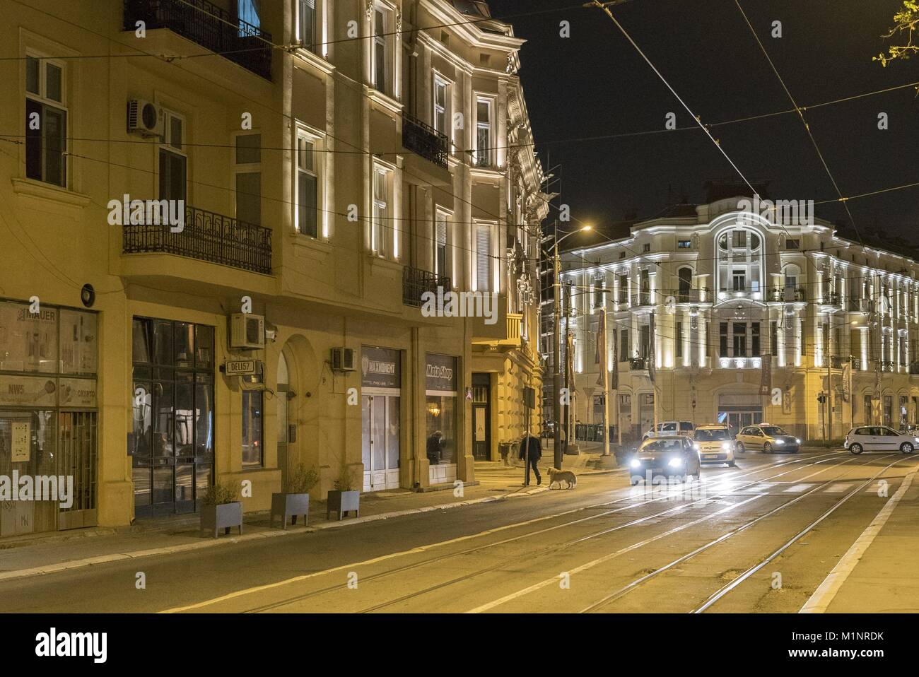 Piazza nel quartiere Savamala durante la notte alla rotonda Karadordeva Street, 2.10.2017 | Utilizzo di tutto il mondo Foto Stock