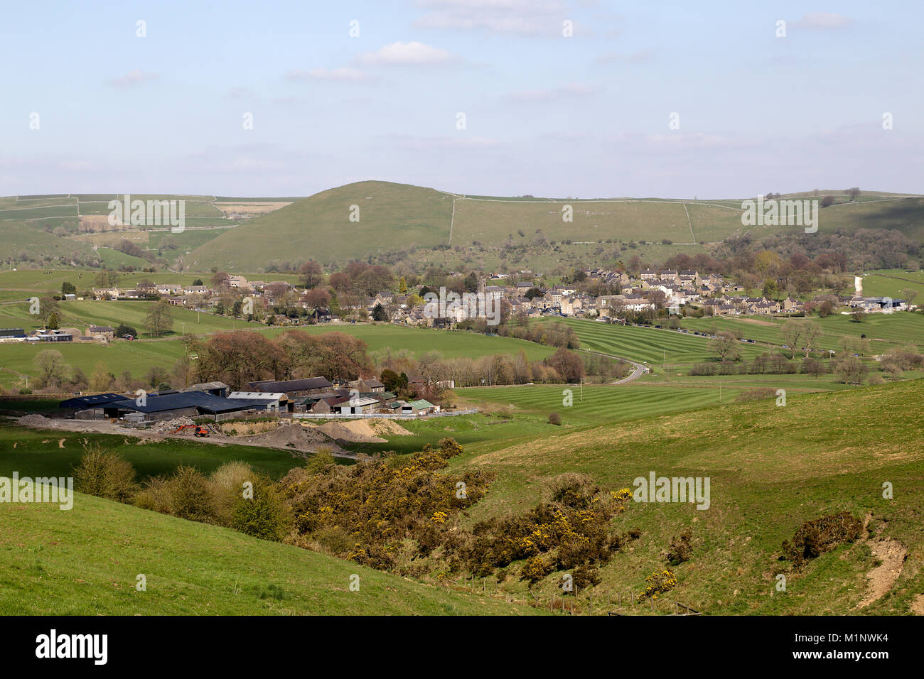 Un'immagine che si affaccia sul villaggio di Staffordshire di Longnor, England, Regno Unito Foto Stock