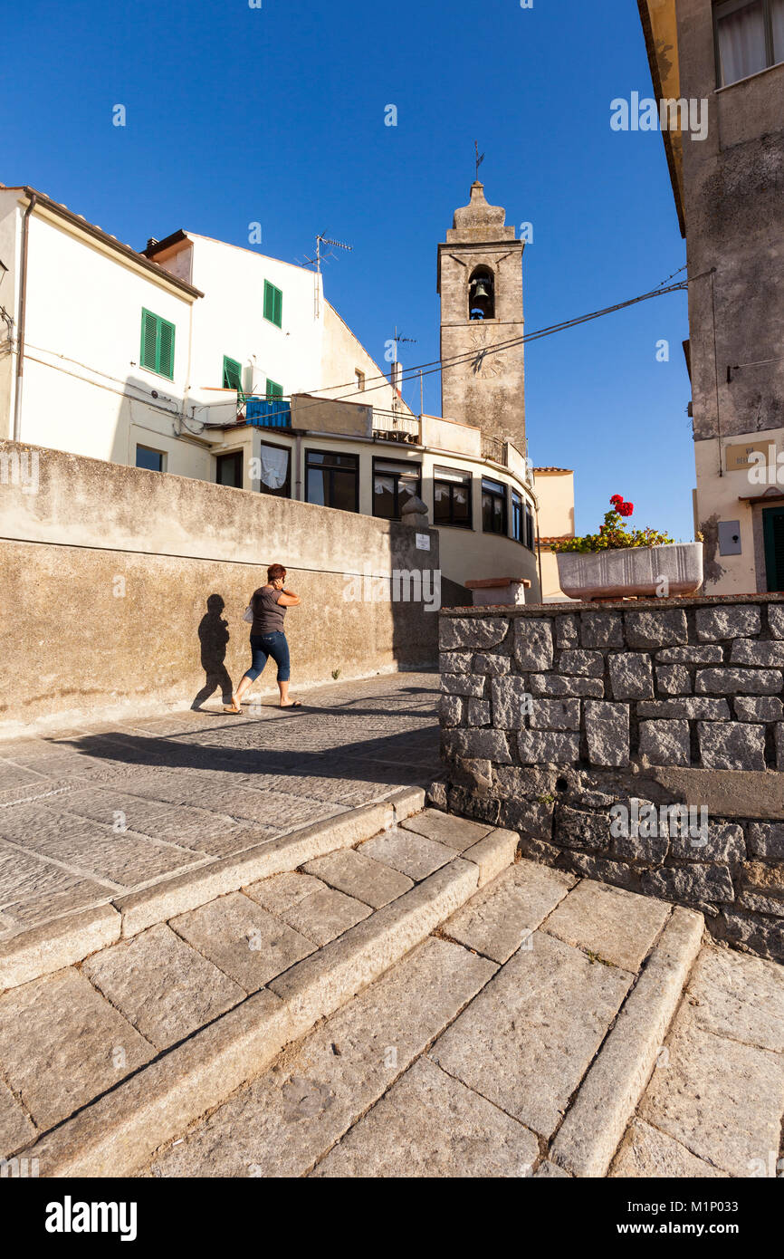 Il campanile della chiesa di San Piero in Campo, Campo nell'Elba, Isola d'Elba, Provincia di Livorno, Toscana, Italia, Europa Foto Stock