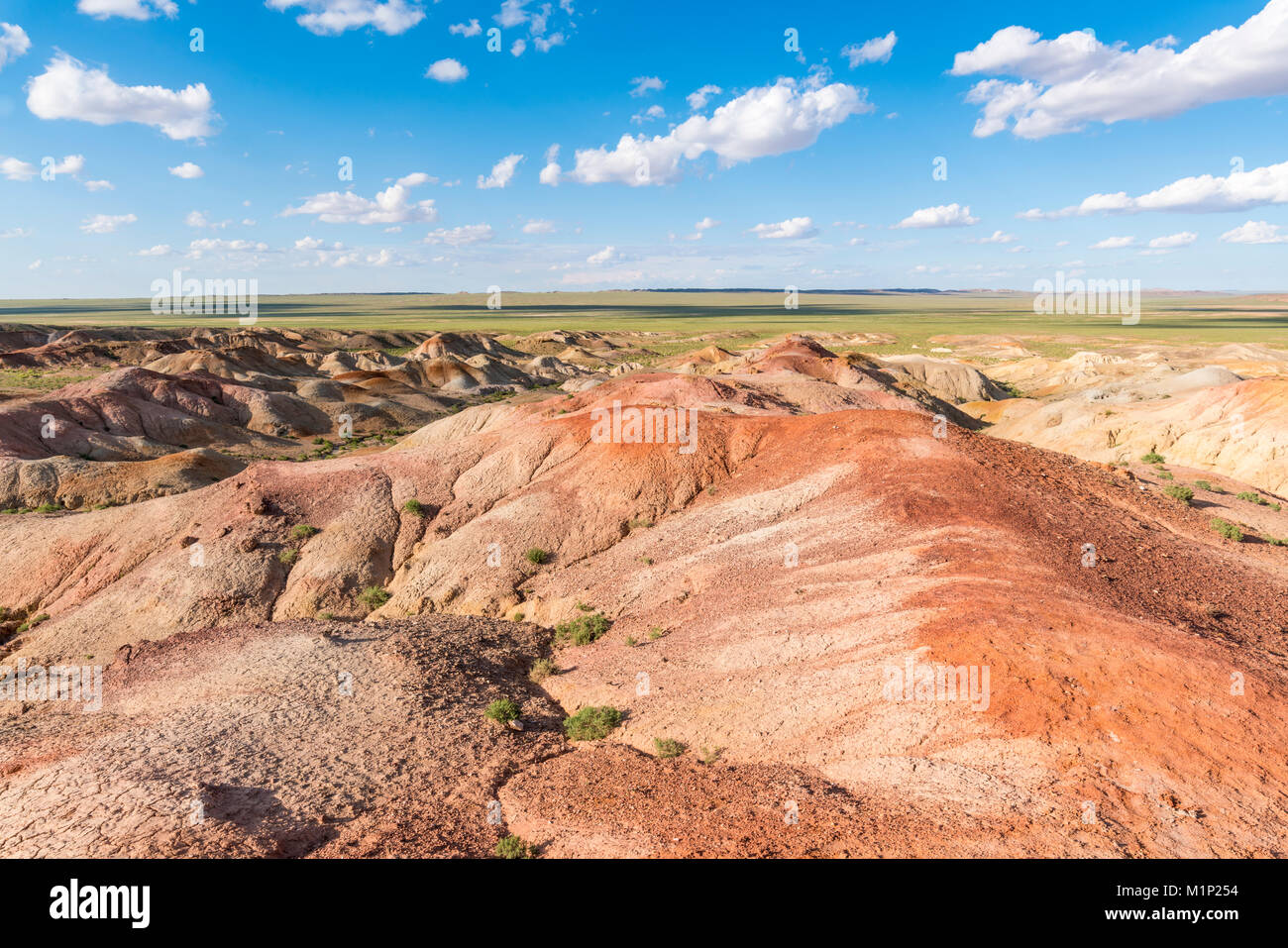 Stupa bianchi formazioni rocciose sedimentarie, Ulziit, Medio provincia Gobi, Mongolia, Asia Centrale, Asia Foto Stock