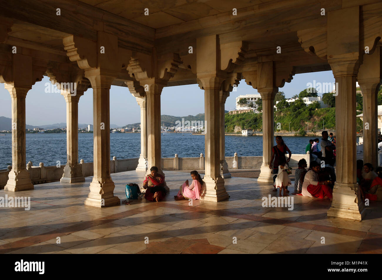 Baradari costruito da Shah Jahan al Lago Anasagar, Ajmer, Rajasthan, India, Asia Foto Stock