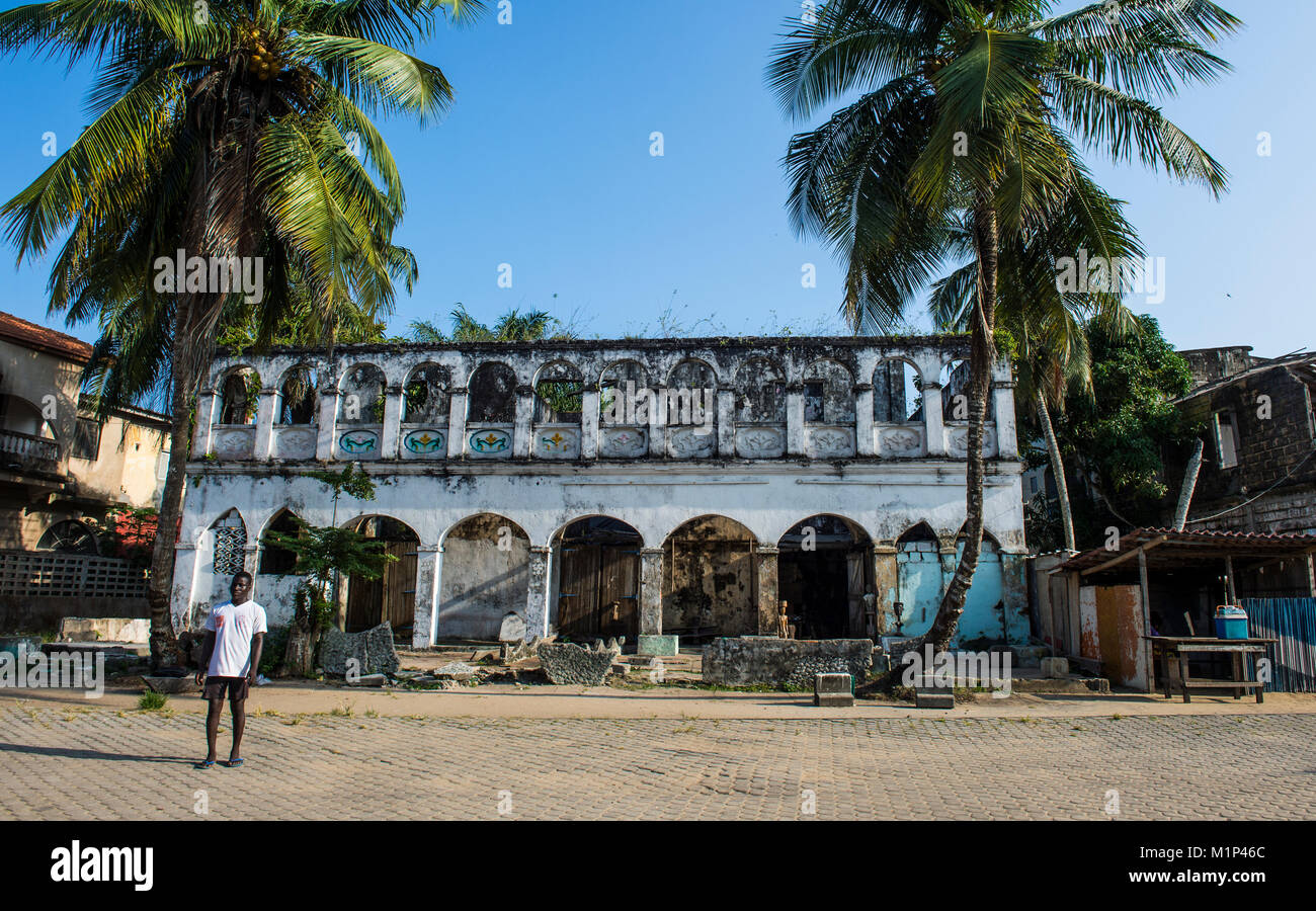 Vecchia casa coloniale di Grand Bassam, Sito Patrimonio Mondiale dell'UNESCO, Costa d Avorio, Africa occidentale, Africa Foto Stock