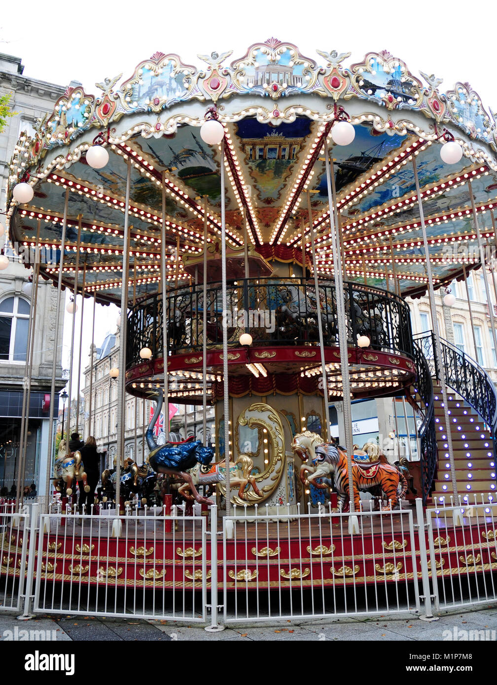 Giostra nel quartiere dello shopping, Cardiff, Galles Foto Stock
