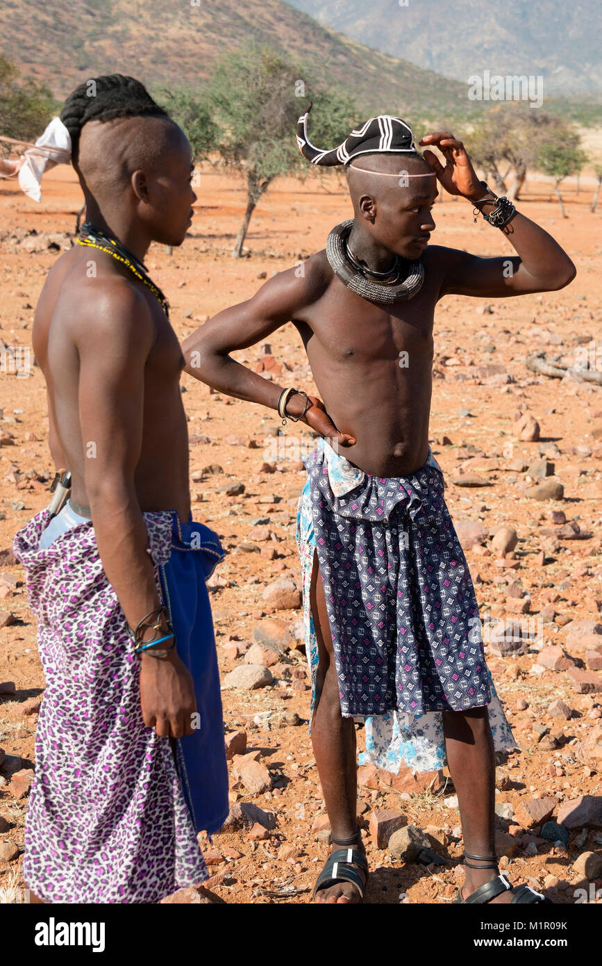 Gli Himba, Uomo, uomini , Namibia Himba, Mann, Maenner Foto Stock