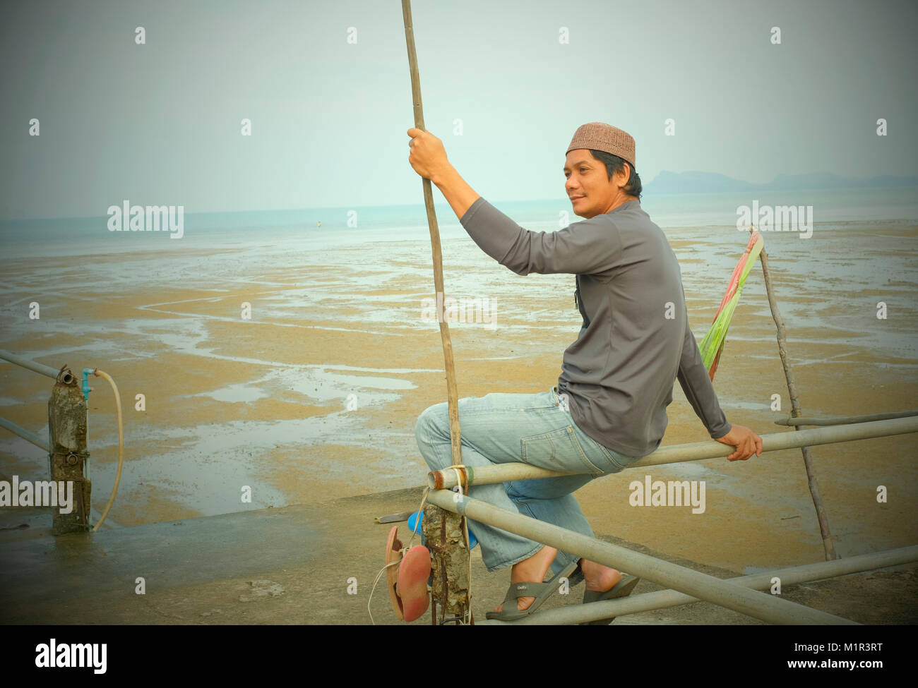 Un musulmano locale uomo in Koh Yao Yai, un isola thailandese nel Mare delle Andamane. 20-Gen-2018 Foto Stock