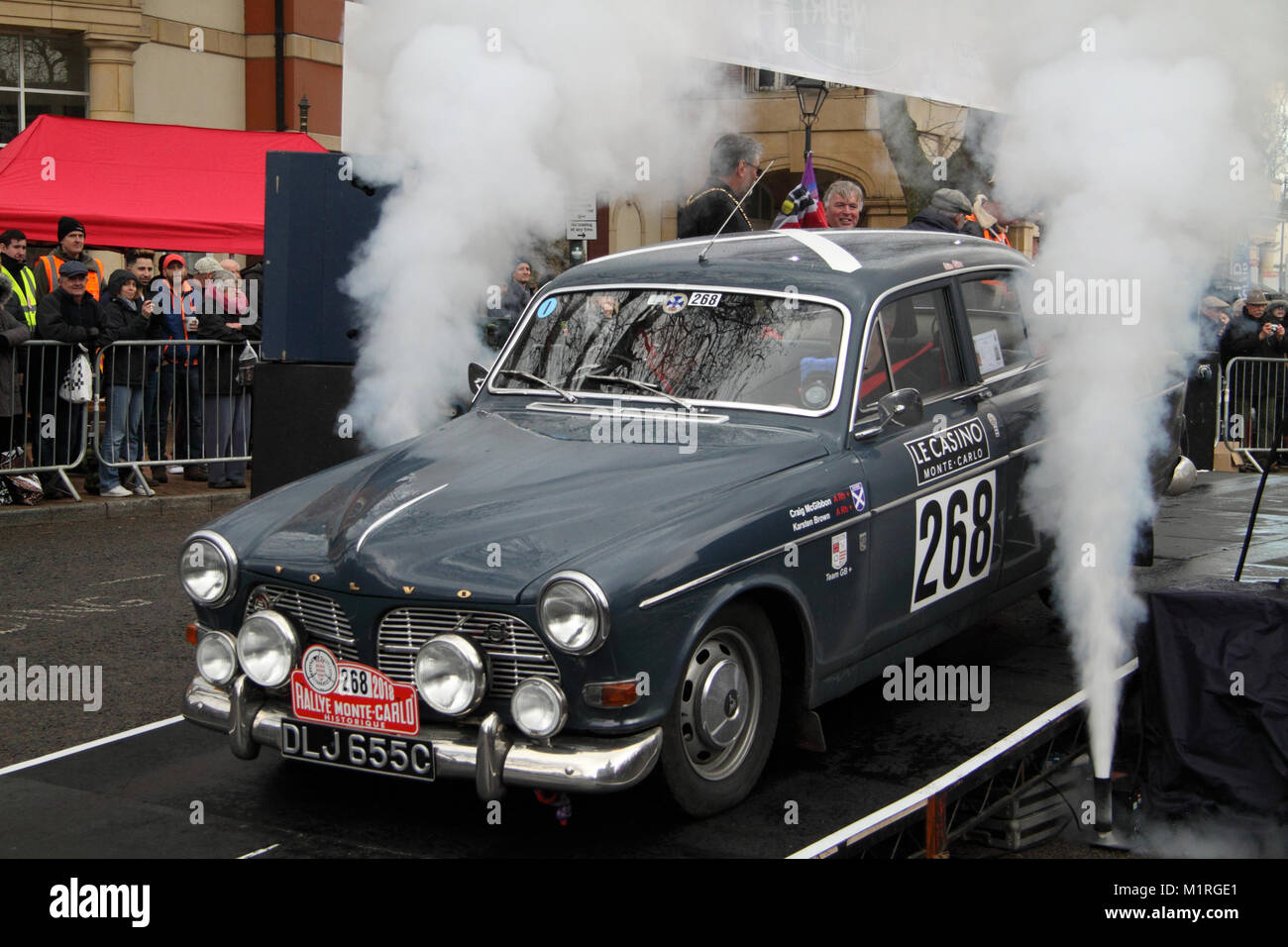 Banbury, Regno Unito. Il 1 febbraio, 2018. Volvo 122s conducente Craig Mc gibbone Co conducente Karsten Brown Credit: MELVIN VERDE/Alamy Live News Foto Stock