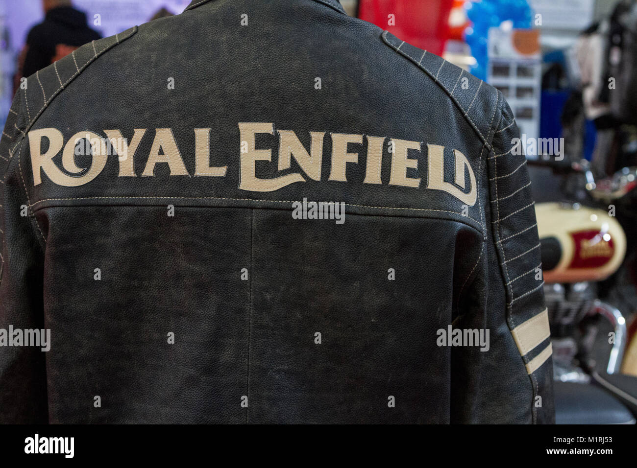 Torino, Italia. Il 1° febbraio 2018. Royal Enfield logo su una giacca di pelle Credito: Marco Destefanis/Alamy Live News Foto Stock