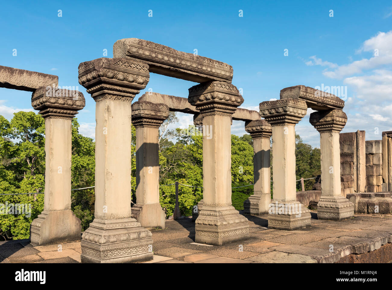 Baphuon Tempio Piramide, Angkor Thom, Cambogia Foto Stock