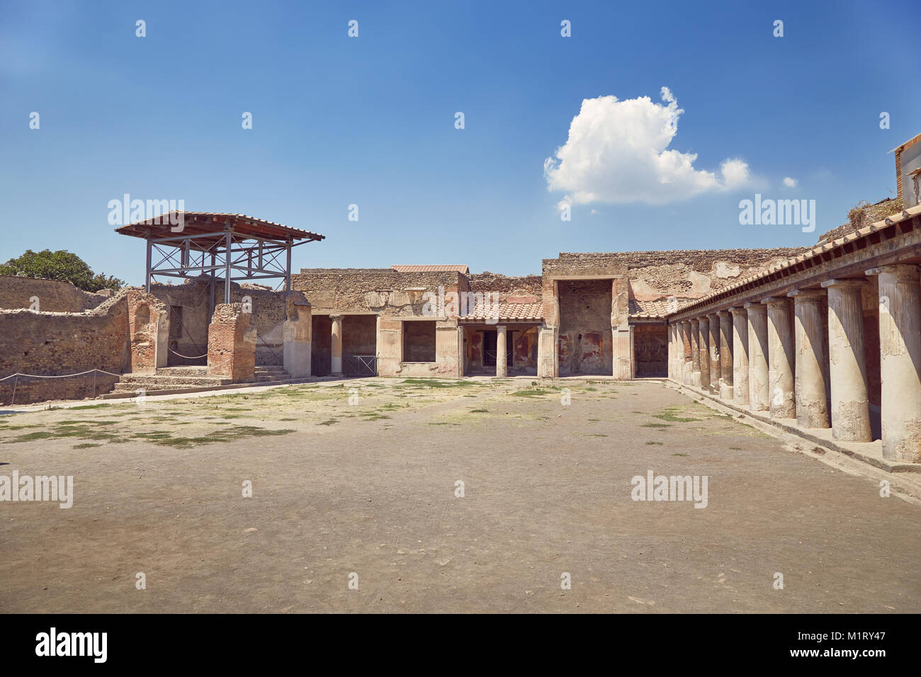 Cortile Centrale in bagni Stabian Pompei, Italia Foto Stock