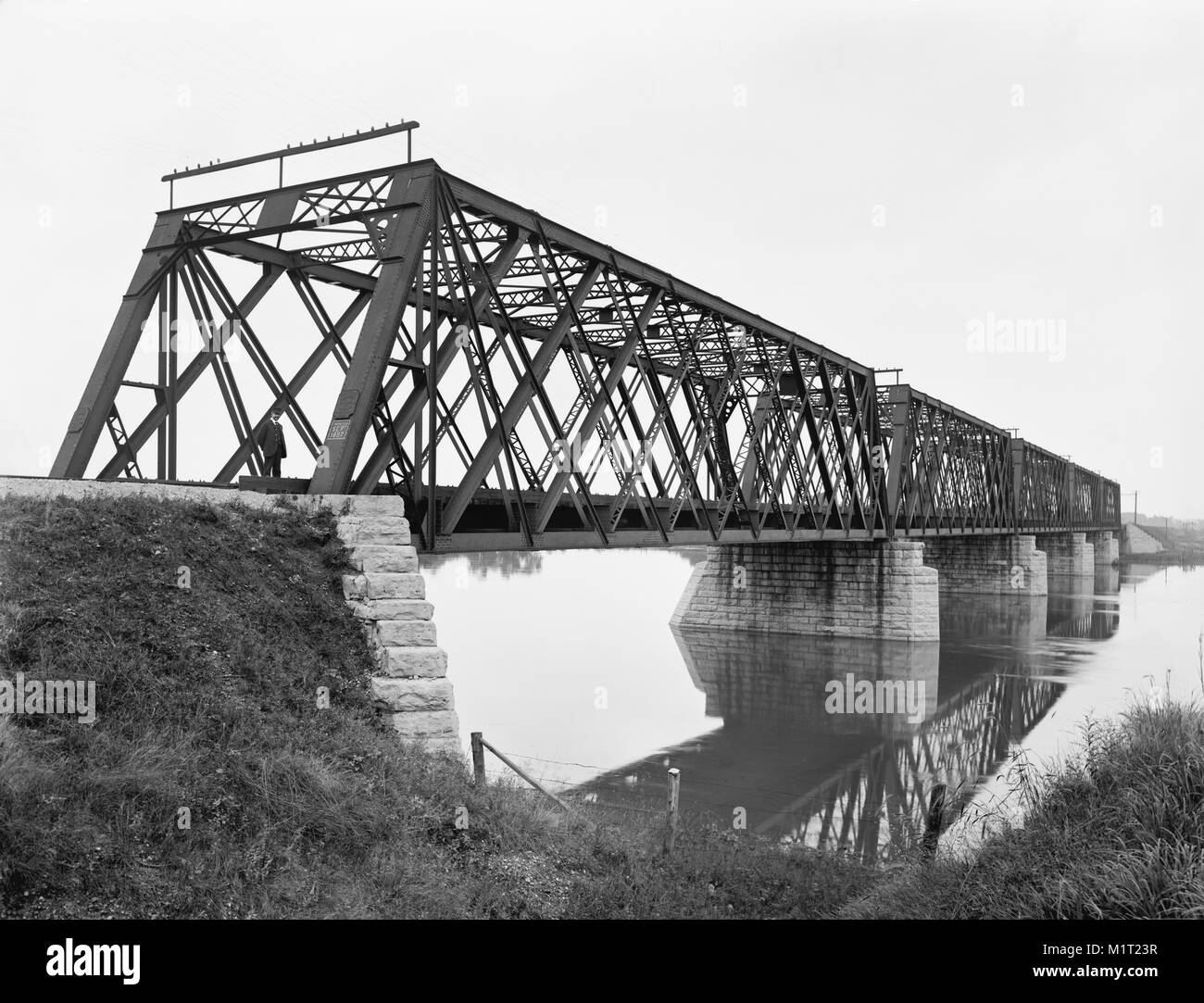 Ponte ferroviario su roccia fiume, vicino Nelson, Illinois, Stati Uniti d'America, Detroit Publishing Company, 1898 Foto Stock