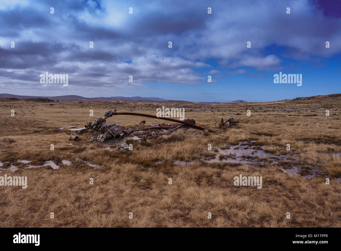 I resti di un argentino Chinook a Mount Kent, Isole Falkland. È stato attaccato da un RAF Harrier durante la guerra delle Falkland Foto Stock