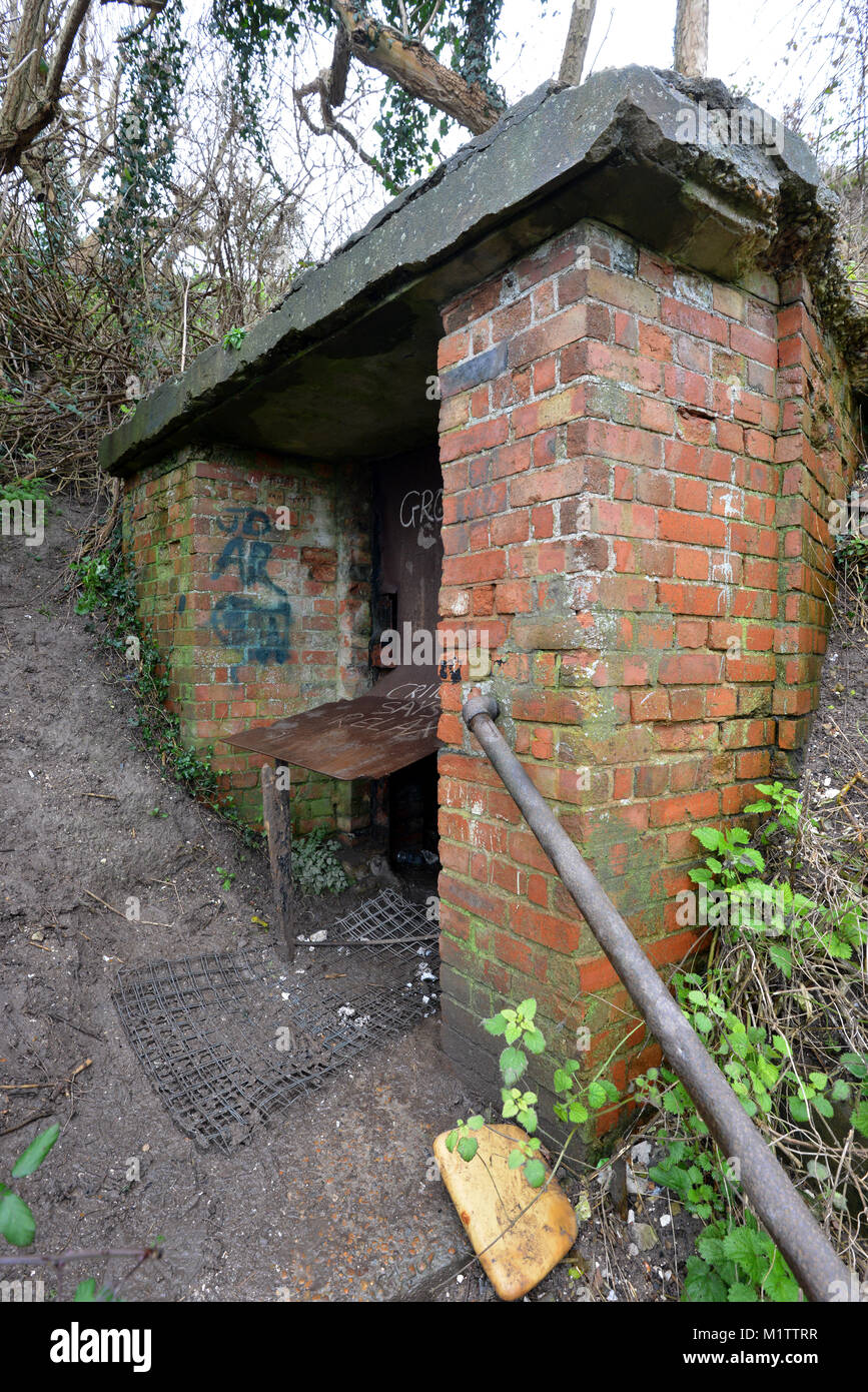 Ingresso alla ex top secret WWII communications bunker, HMS in avanti, Heighton Hill, Newhaven, East Sussex. Foto Stock