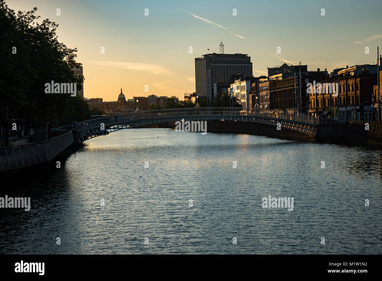 Alba sul fiume Liffey a Dublino, Irlanda Foto Stock