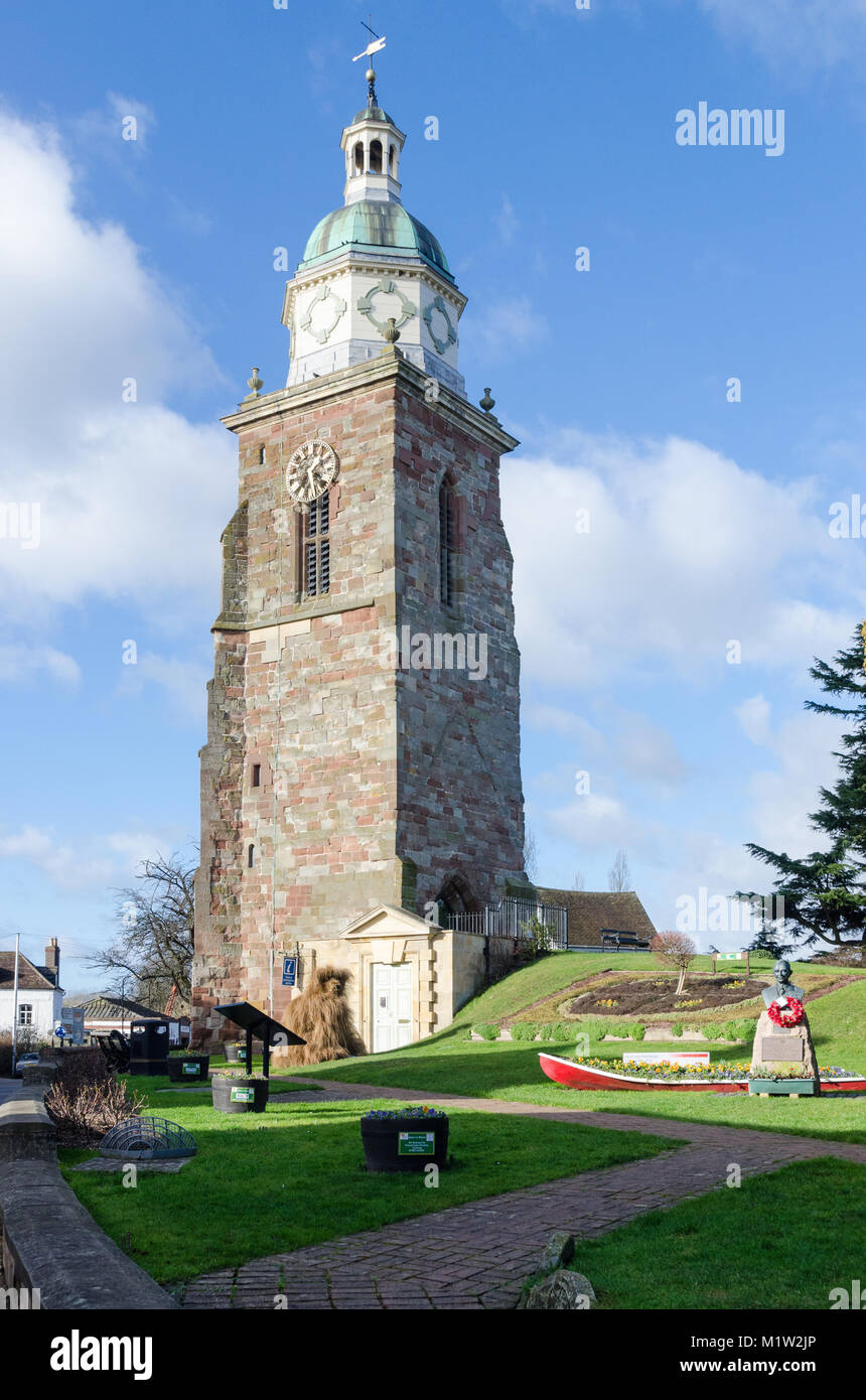 La torre campanaria, noto anche come il Pepperpot, è il più antico edificio superstite nel Wprcestershire città di Upton su Severn e XIV secolo Foto Stock
