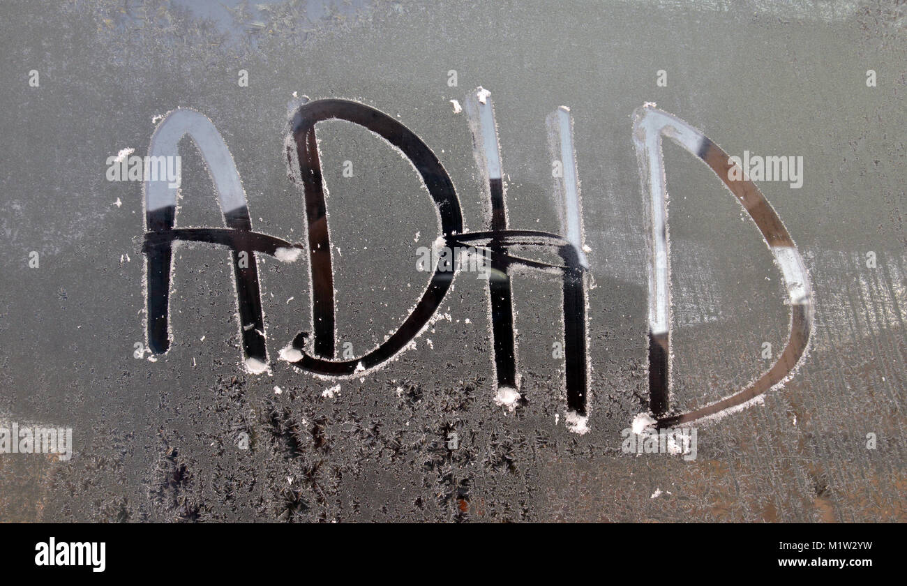 ADHD il testo su un pupazzo di neve con vetro auto,immagine di un Foto Stock