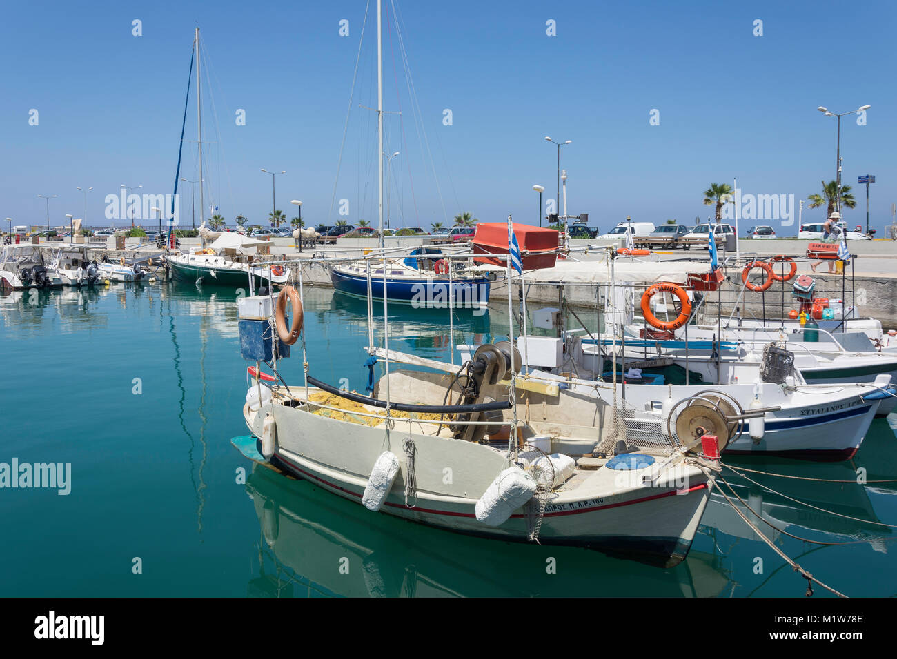 Barche da pesca in Rethymnon Marina, Rethymnon (Rethimno), Regione di Rethimno, Creta (Kriti), Grecia Foto Stock