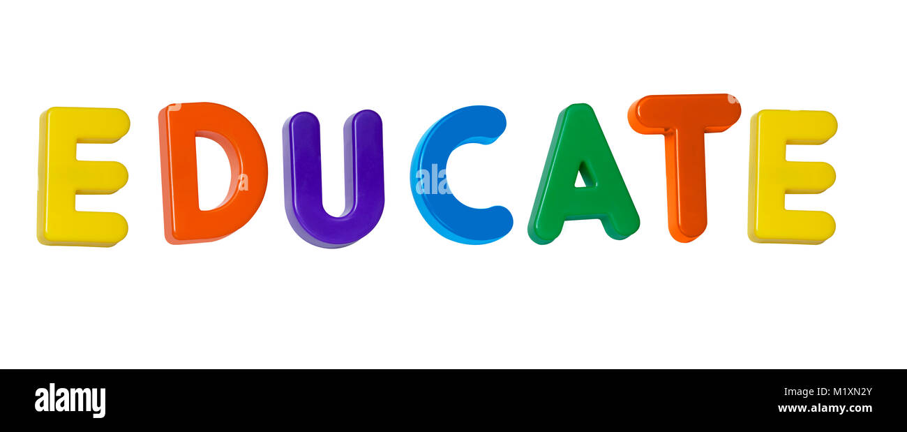 La parola "educare" costituita da plastica colorata lettere Foto Stock
