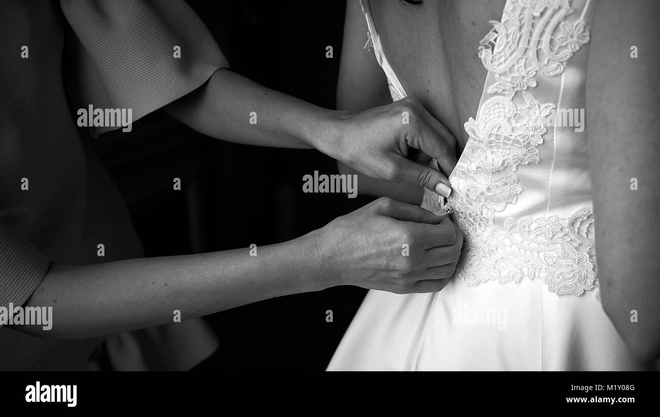 Medicazione sposa per matrimonio Foto Stock