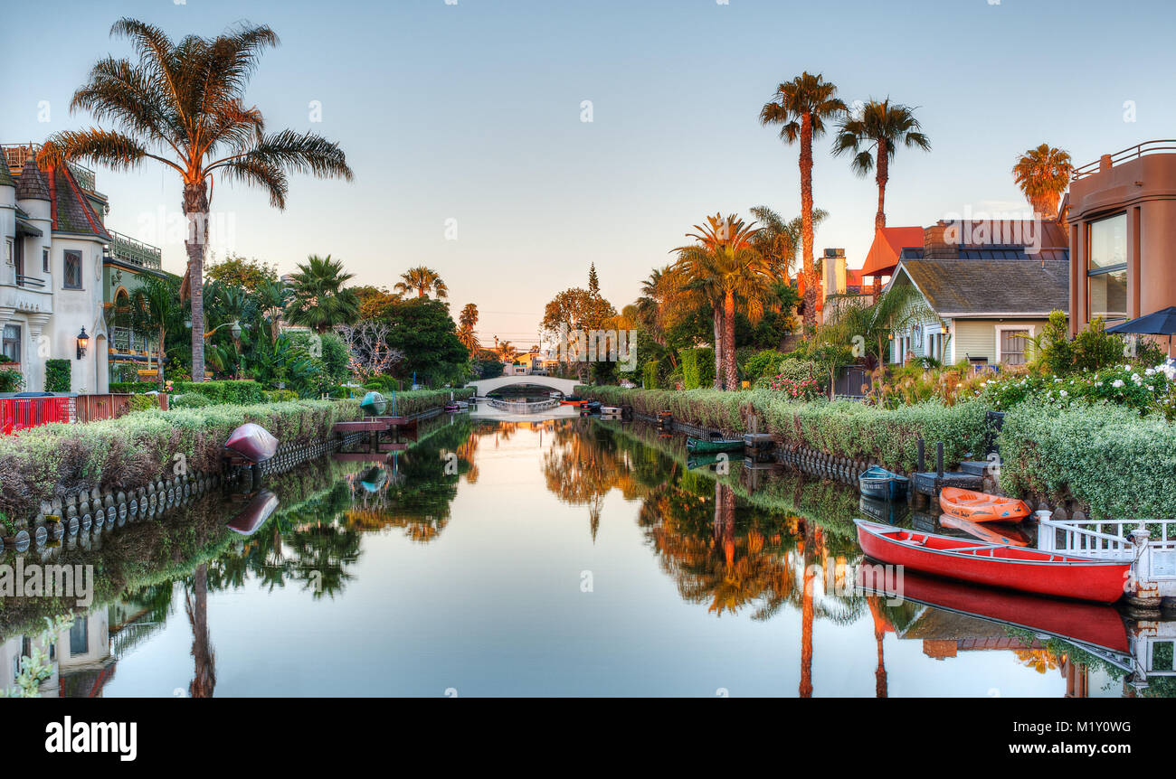 La Carroll Canal fotografata da Aurelia Dumont Fotografia presso sunrise nell'iconico canali di Venezia Centro Storico in Venice Beach, CA 90291. Foto Stock