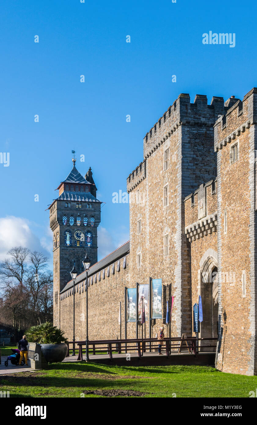 La parte anteriore del Castello di Cardiff Galles Foto Stock