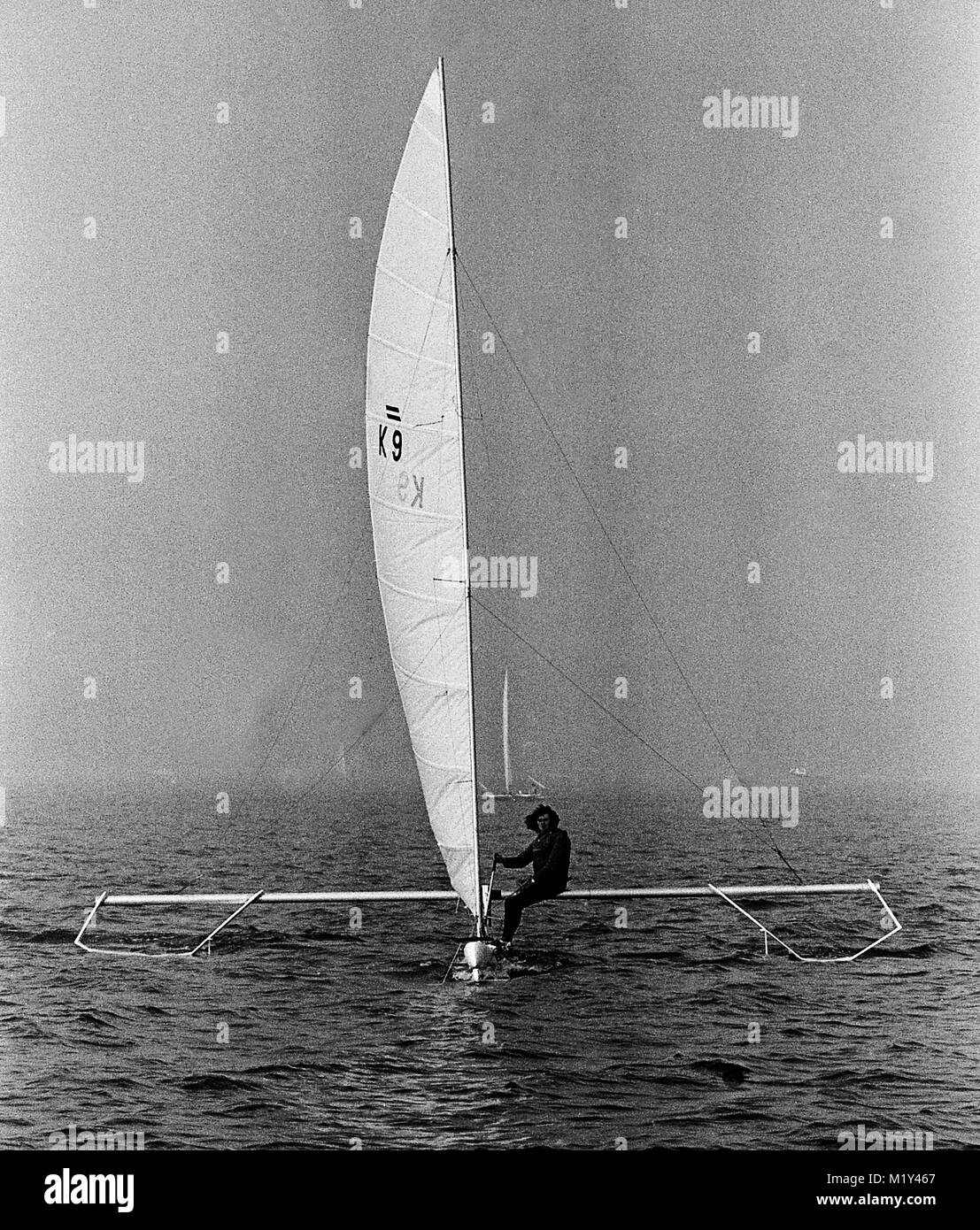 AJAXNETPHOTO. Ott,1978. PORTLAND, Inghilterra. - WEYMOUTH SPEED WEEK - fino dal cielo (SIMON SANDERSON) sul porto di Portland. Foto:JONATHAN EASTLAND/AJAX REF:7813101 9090 Foto Stock