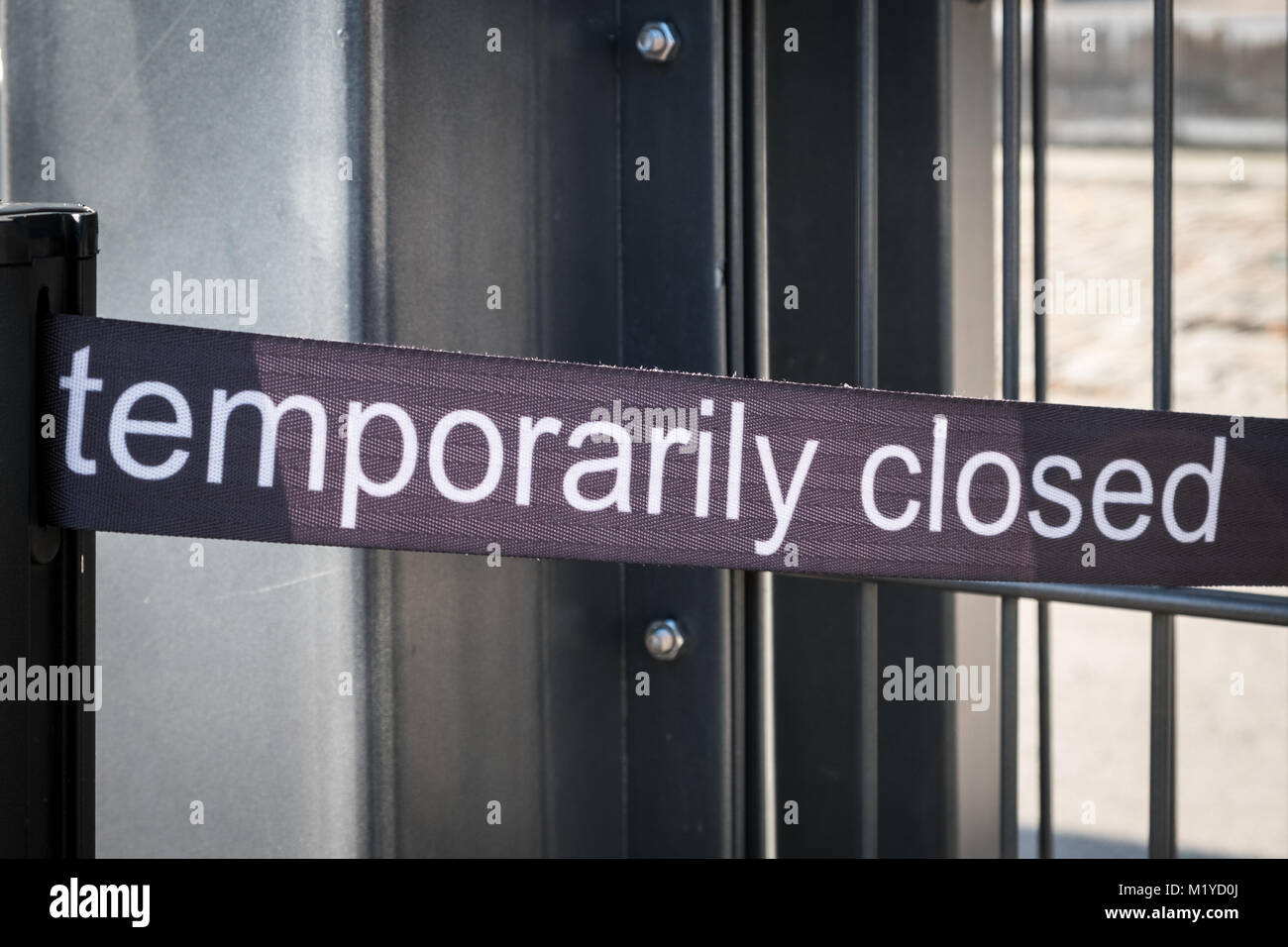 Temporaneamente chiuso banner - temporaneamente chiuso segno mostra all'aperto, Foto Stock