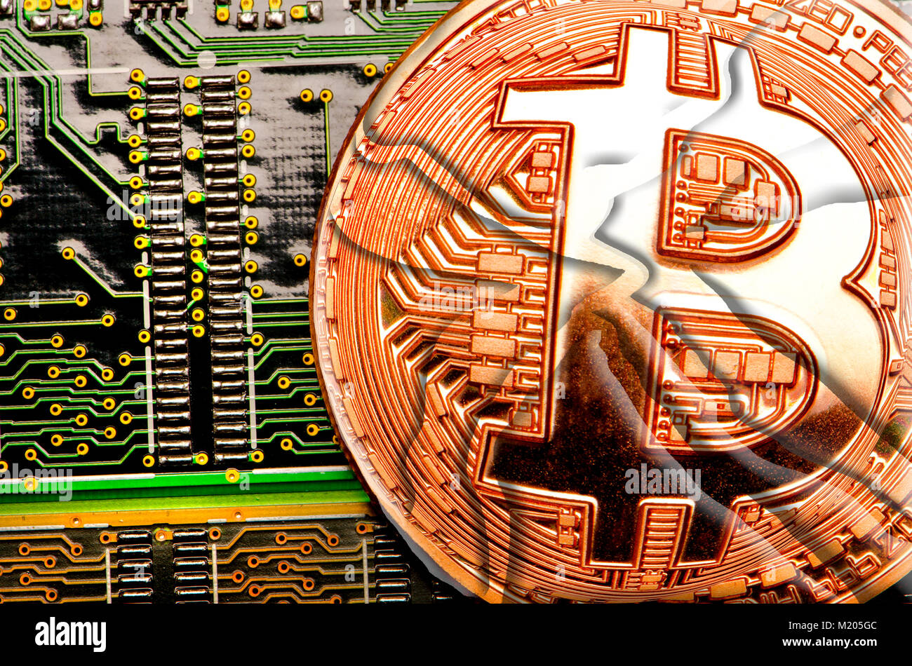Bitcoin scoppia bolle - cryptocurrency / sistema di pagamento (rame Bitcoin rotonda commemorativa .999 bullion) valuta elettronica Foto Stock