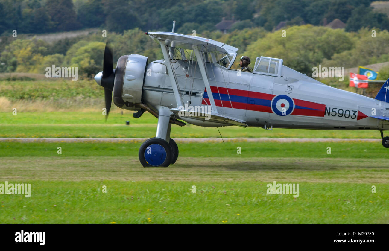 Gloster Gladiator decolla a Shoreham Airport Foto Stock