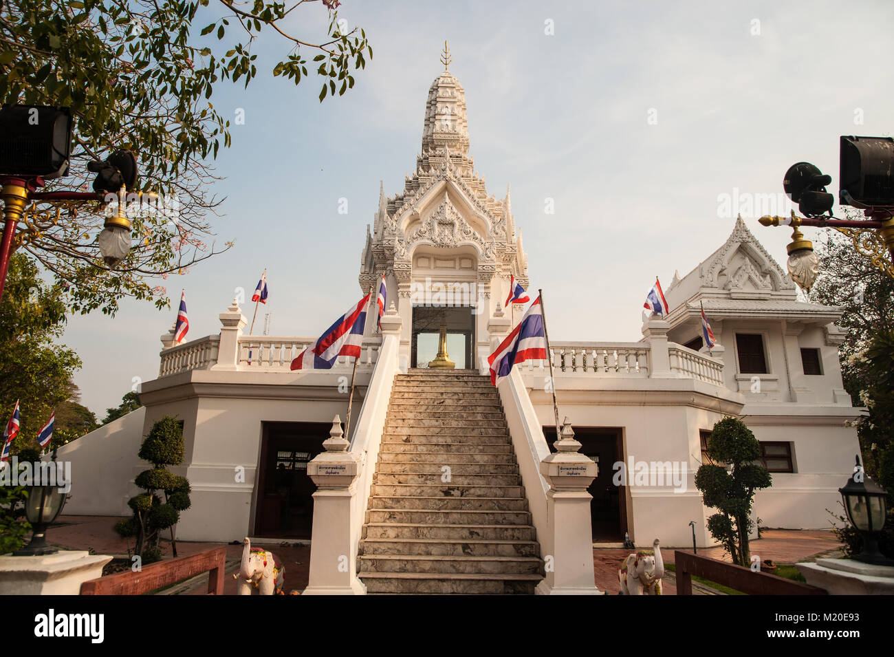 Il Pilastro della città è creduto per essere la dimora del Phra Lak Mueang uno degli spiriti custode della città, al parco storico di Ayutthaya in Thailandia. Foto Stock