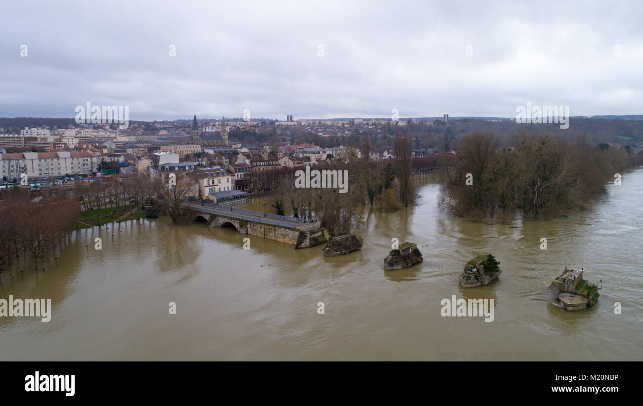 La Senna inondazioni in Poissy, Yvelines, Francia Foto Stock